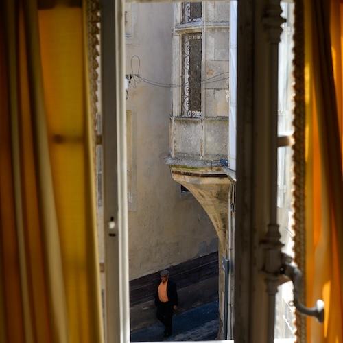 Une des chambres les plus célèbres de Béziers, le pontet, au dessus de la rue du Capus - Daniel Mielniczek